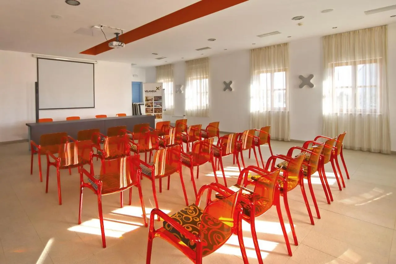 Velanera Hotel & Restaurant Sisan
