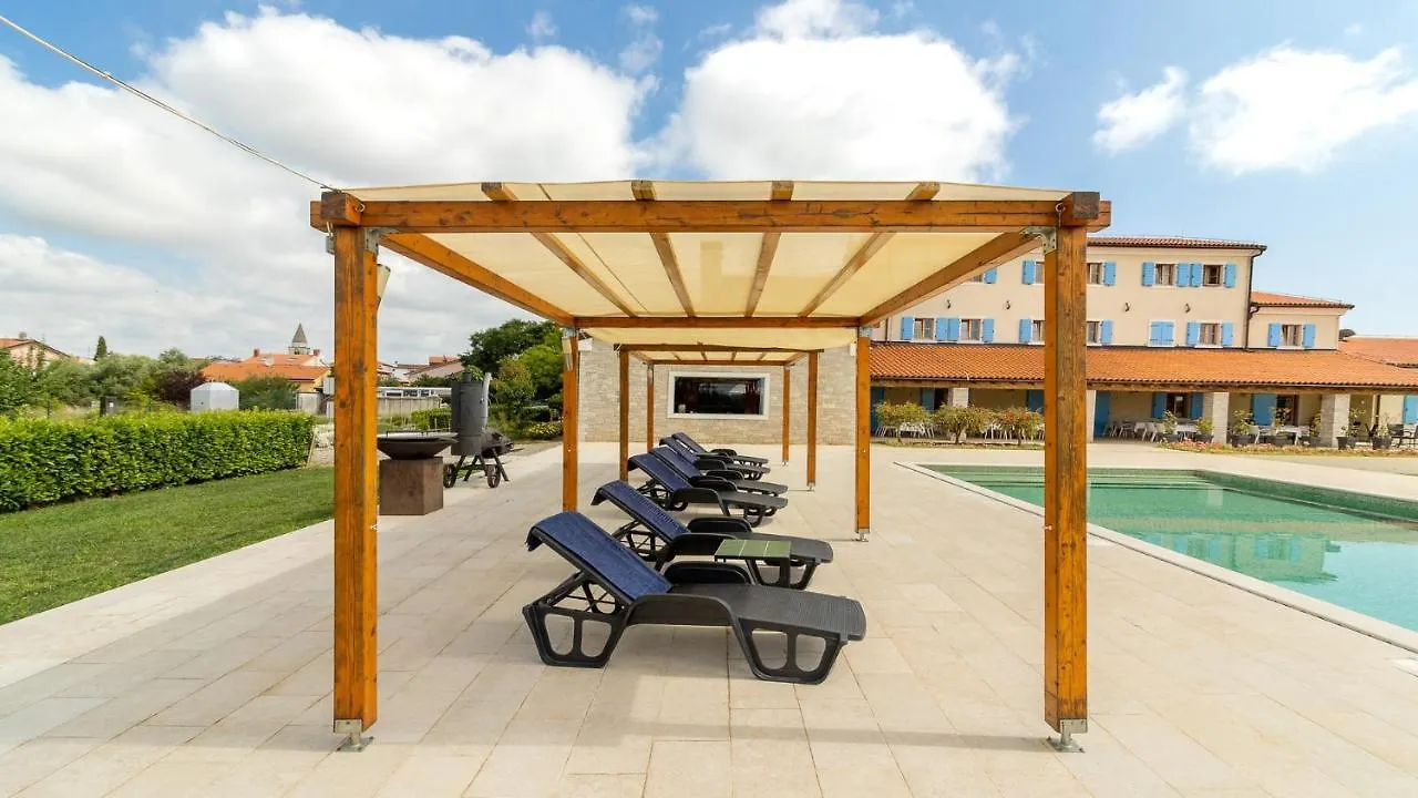 Velanera Hotel & Restaurant Sisan