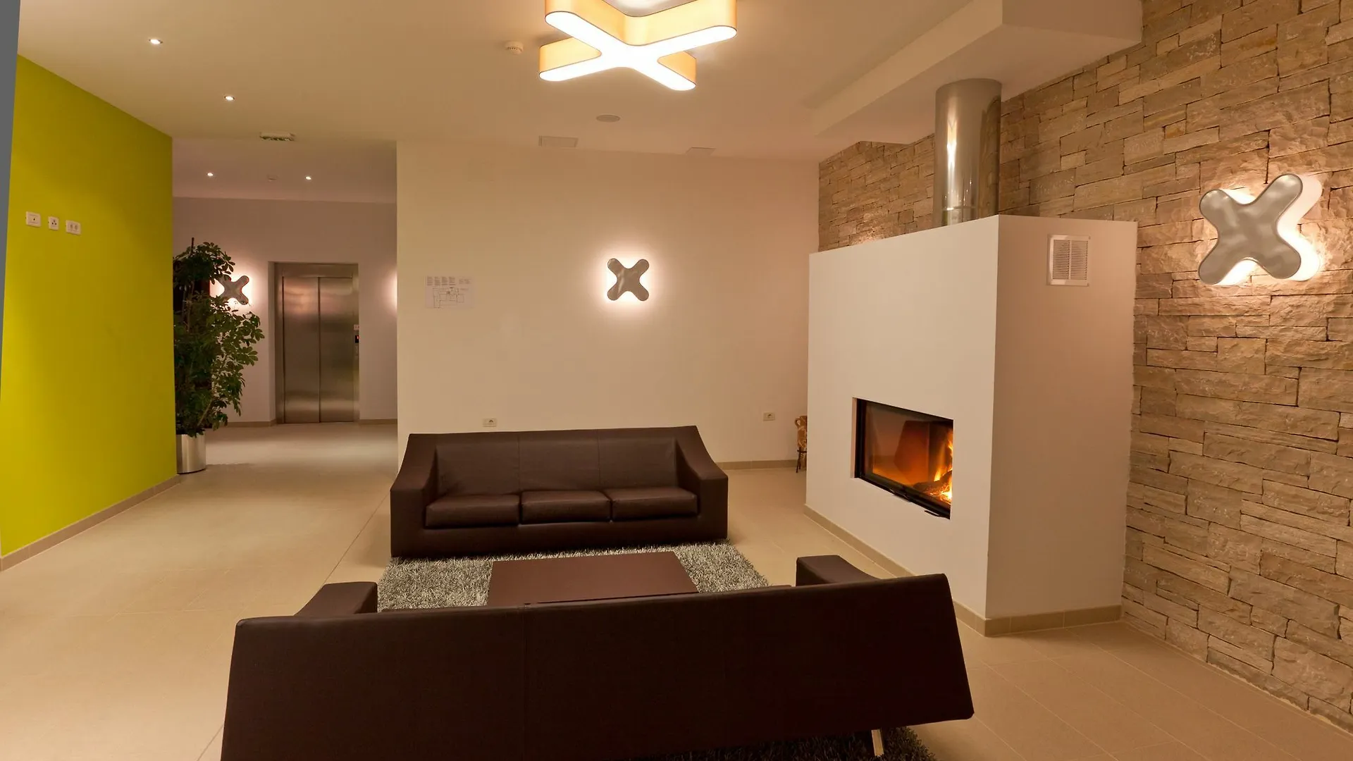 Velanera Hotel & Restaurant Sisan