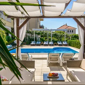 Guest house Kasalo ***